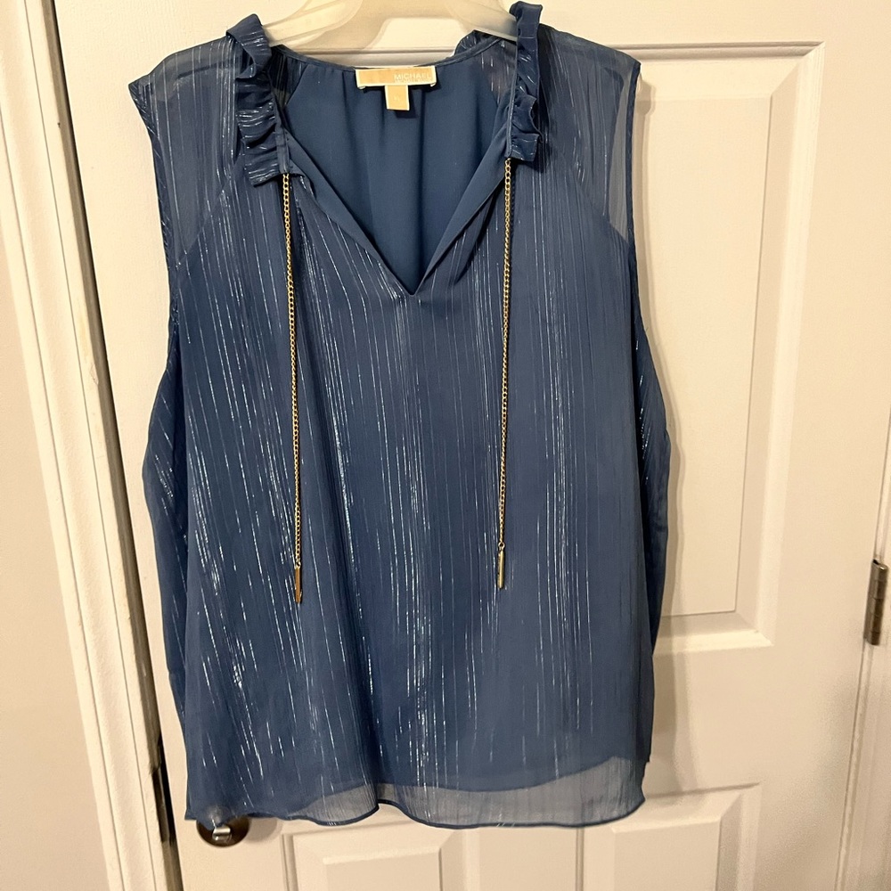 Fabulous Michael Kors Sleeveless Blouse w Gold Chain Accent NWOT